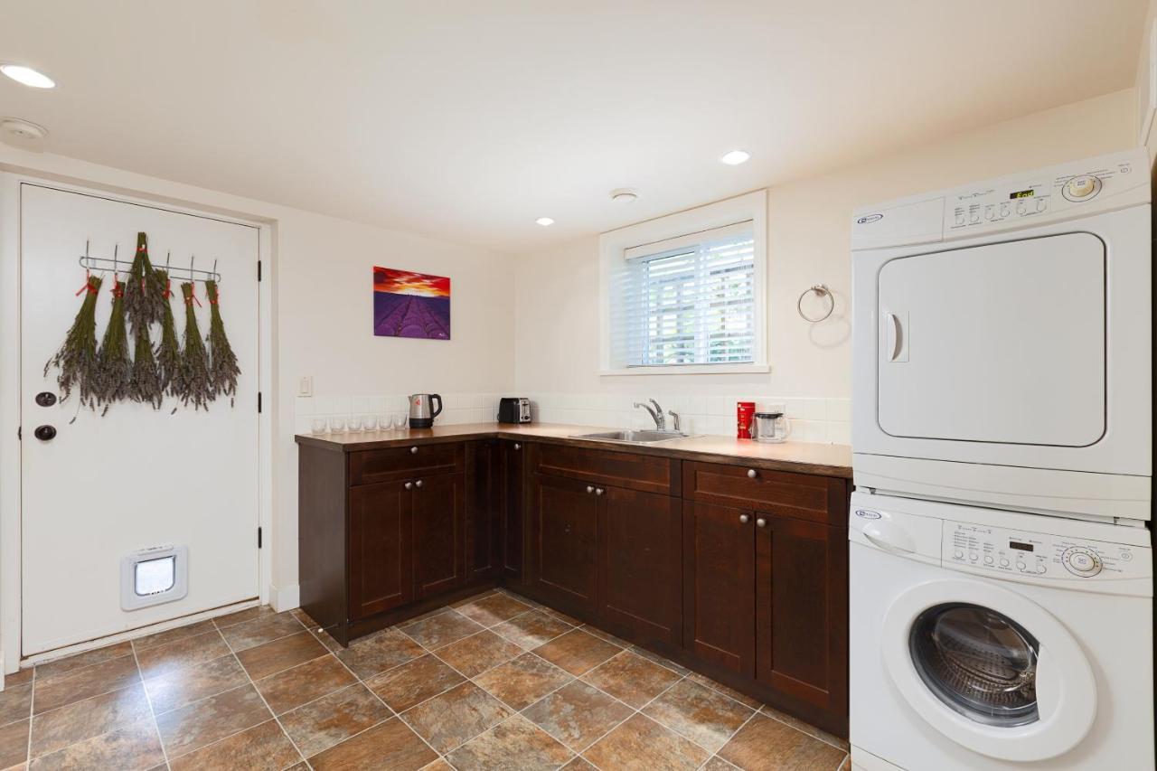 Cozy 3Bdr Suite Near Queen Elizabeth Park バンクーバー エクステリア 写真
